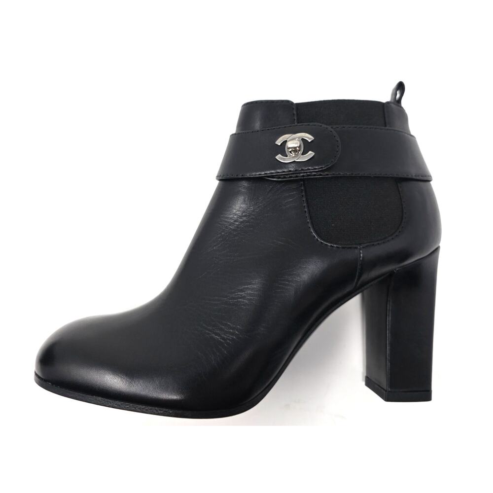 Chanel Interlocking CC Logo Turnlock Ankle Boots Black Leather G29293 36.5 US 6